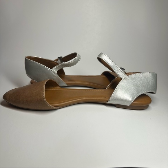 Lucky Brand Leather Abbee Sandal Shoe Almond Toe 8.5 Ankle Strap Flats Silver - Picture 4 of 10